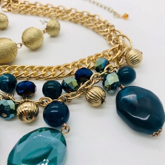 Vintage Blue Crystal Necklace & Gold Wrap Earrings 💙 - Picture 8 of 12